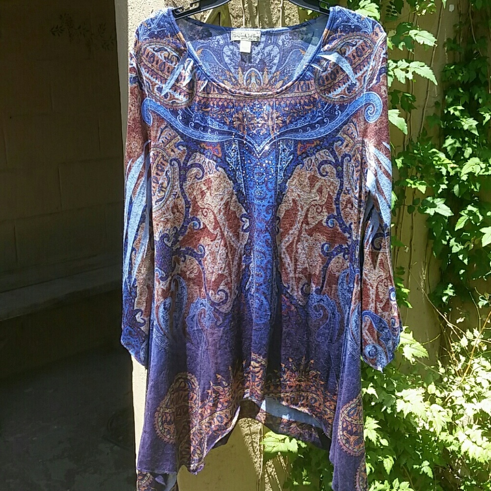 NWOT Live and let Live Tapestry Print Tunic with Angel Sleeved